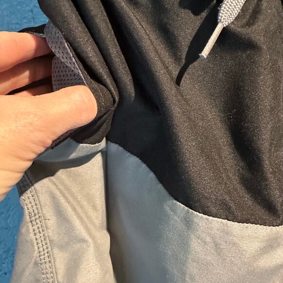 Old Navy  Size Medium Tall Swimming Trunks Grey Black Pockets Cruise Vacation - Picture 8 of 10